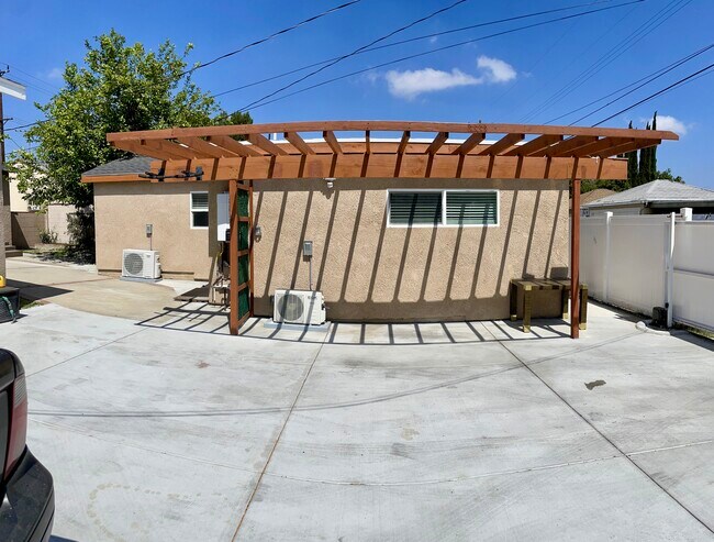 Building Photo - 19936 Saticoy St