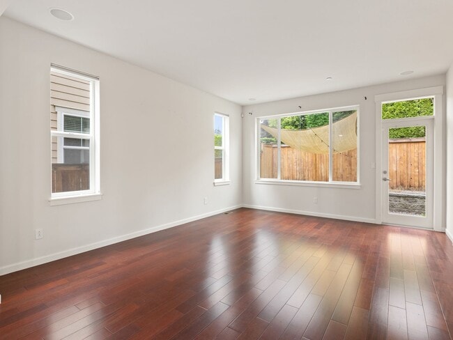 Building Photo - Spacious 4Bd Redmond Home