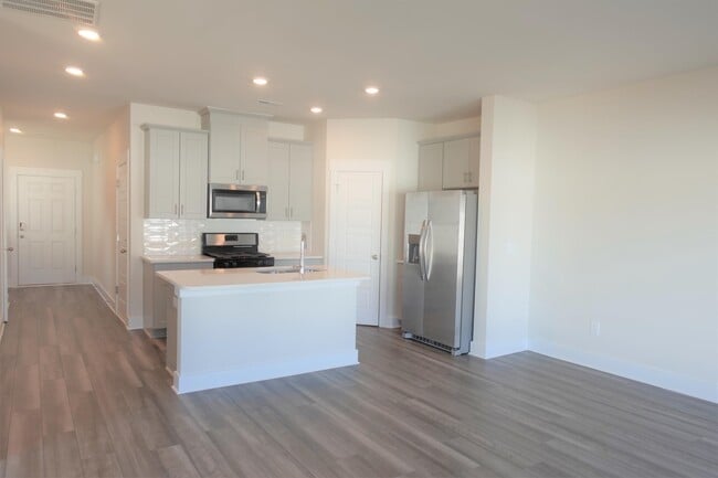 Building Photo - 8 Rockshire Trl