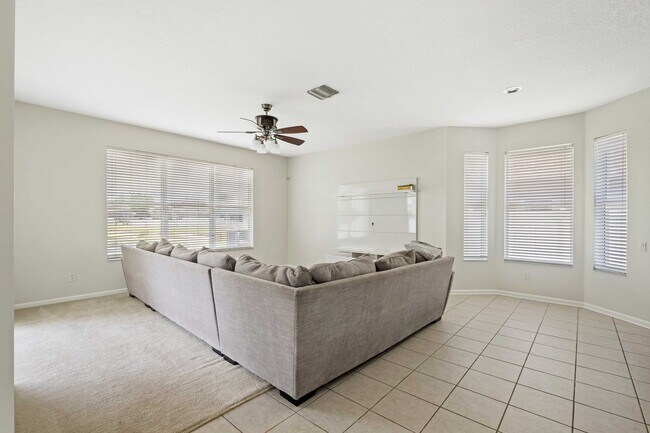Building Photo - 4/3.5 in Wesley Chapel!