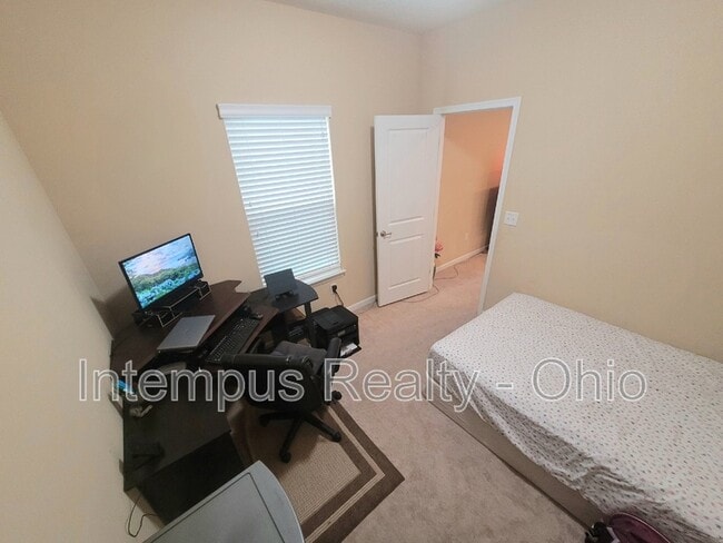 Building Photo - 6130 Brandon Dr