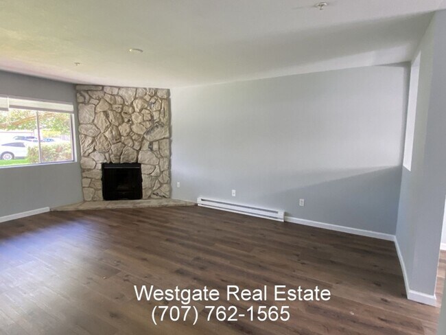 Building Photo - 1016 Eleanor Ave