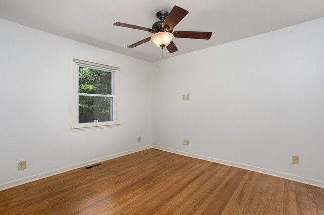 Building Photo - Spacious 1 Bedroom Duplex close to UNC Campus - Updated, Pet Friendly, Private Wooded Lot!