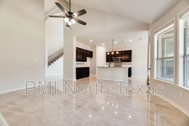 Building Photo - 3394 Overhill Dr