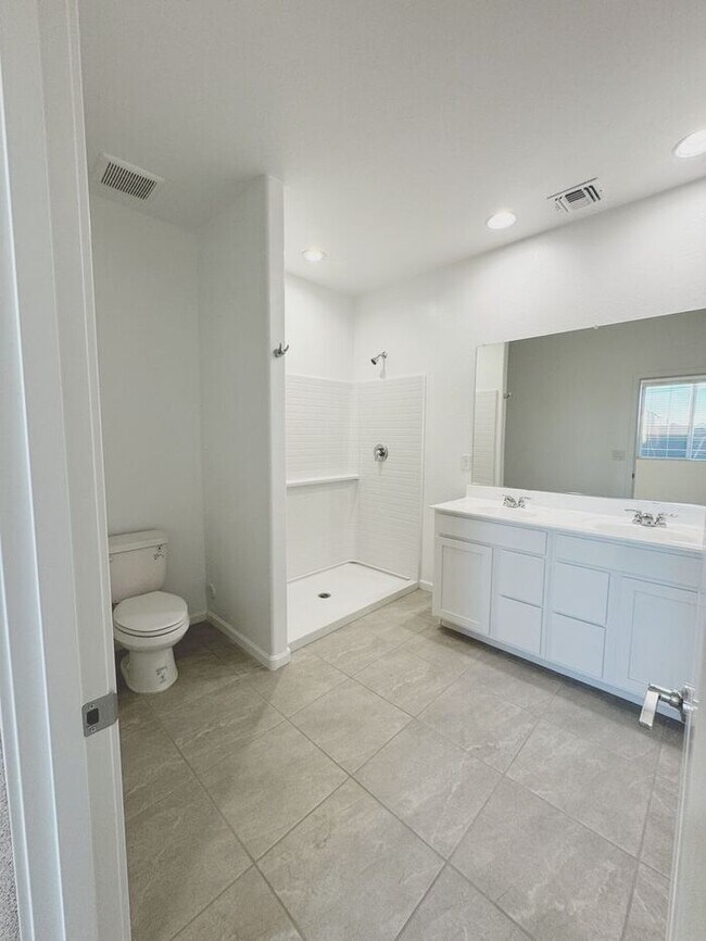 Building Photo - New 3 Bedroom 2 Bath Home at Western Gardens!