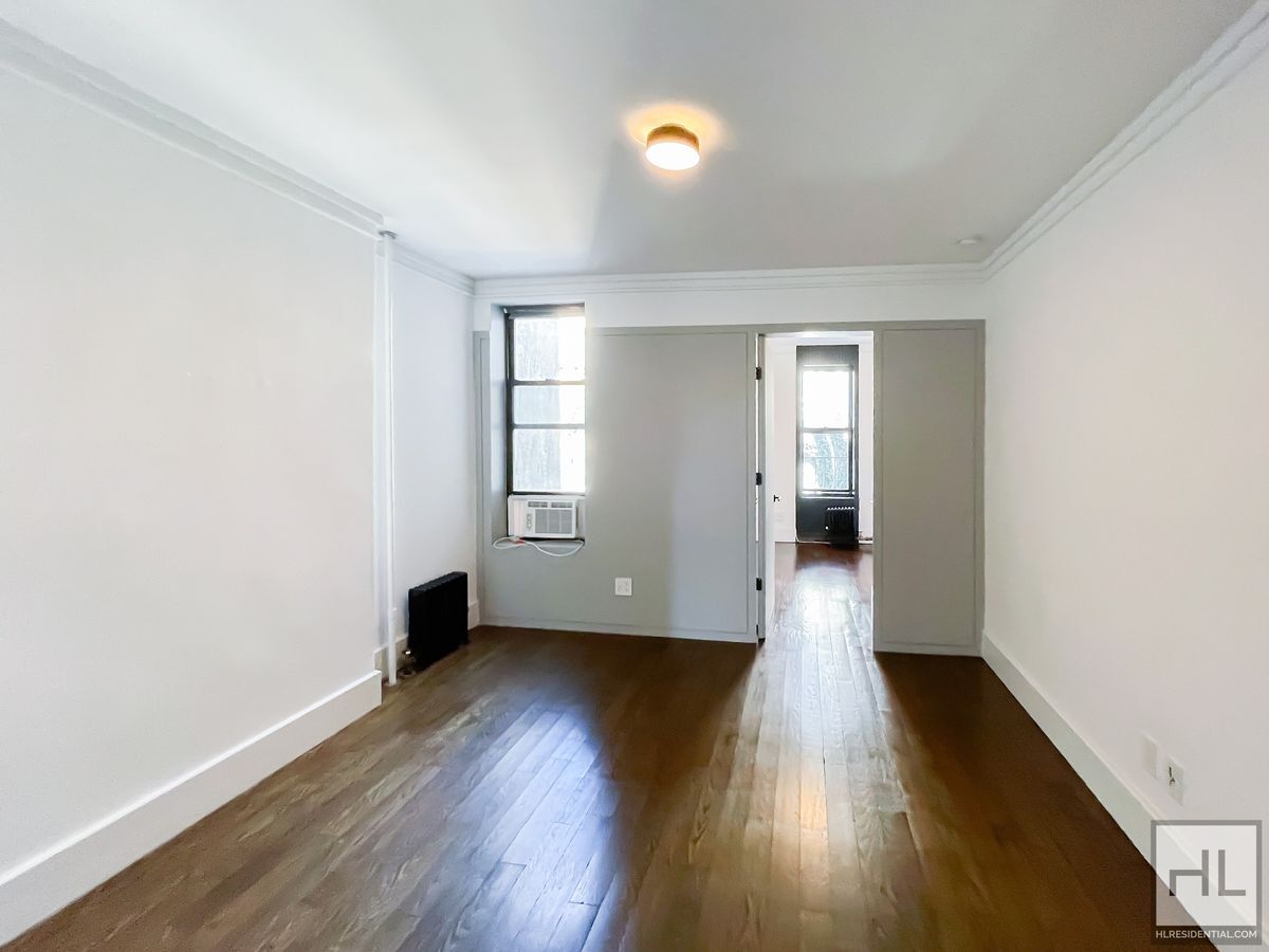 Building Photo - Carroll Gardens 2-Bed 1-Bath