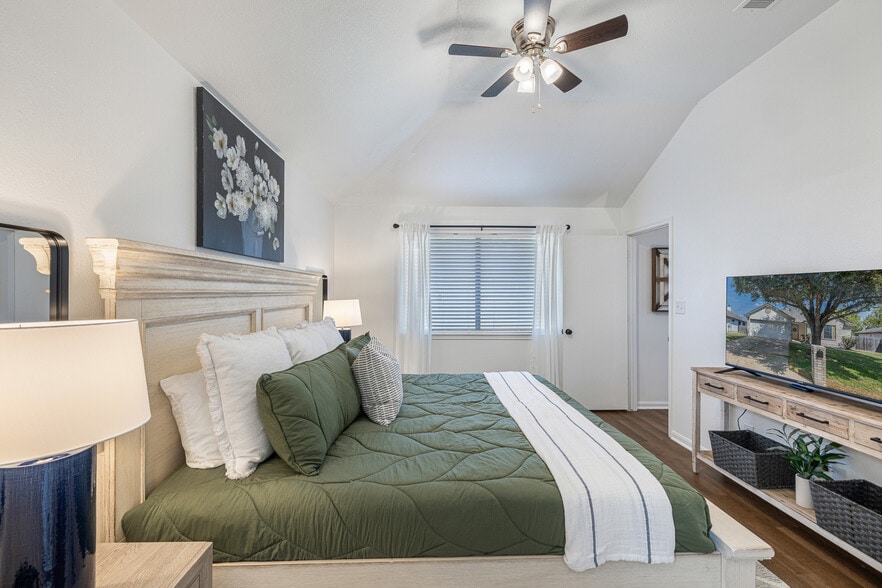 Building Photo - 3819 Westfield Dr