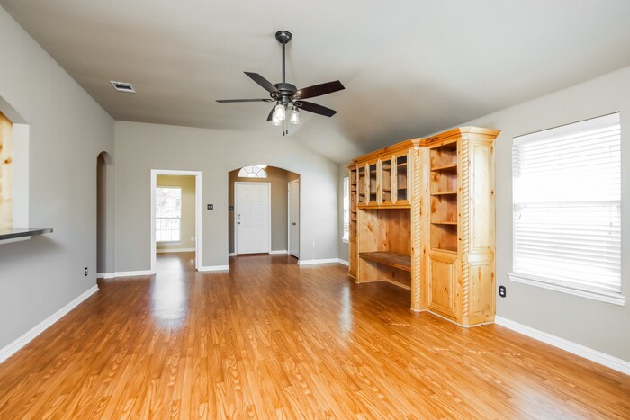 Building Photo - 108 Oregon Tr
