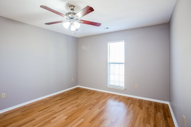 Building Photo - 4235 Highgate Dr