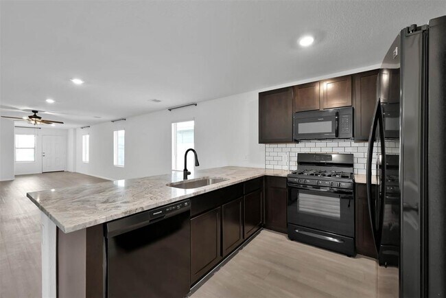 Building Photo - 3795 Solanum Dr