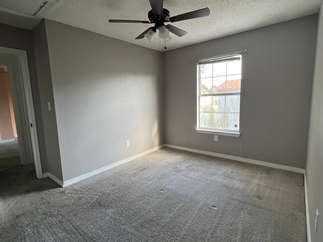 Building Photo - 1100 Post Oak Path