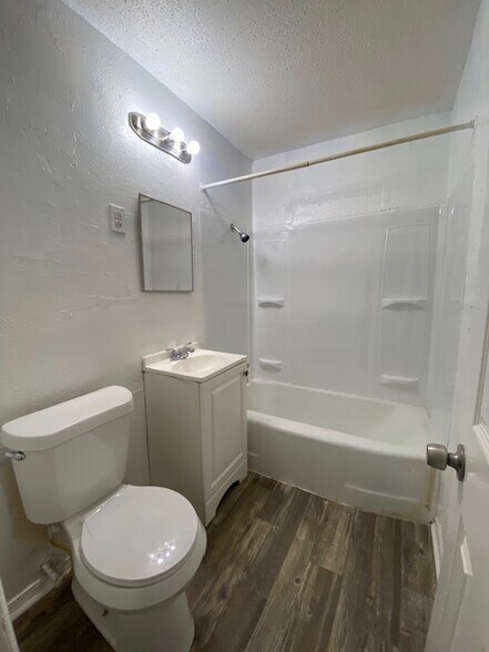 Building Photo - 1141 SW 51st St