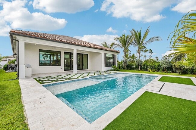 Building Photo - 13621 Le Christine Dr