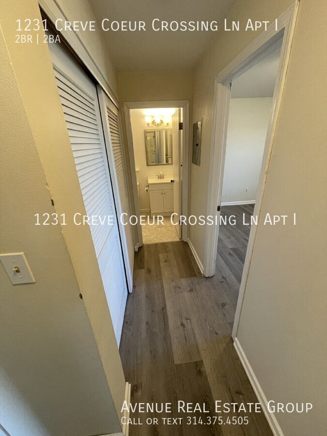 Building Photo - Charming 2-Bed, 2-Bath Condo Retreat in Ch...