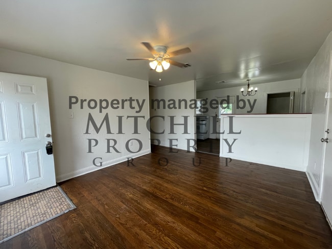 Building Photo - Welcome to 1948 S Marrs! Cute 3 bedrooms a...