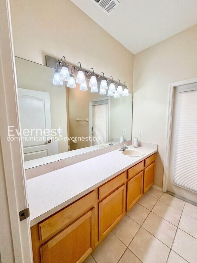 Building Photo - 13829 Sunshowers Cir