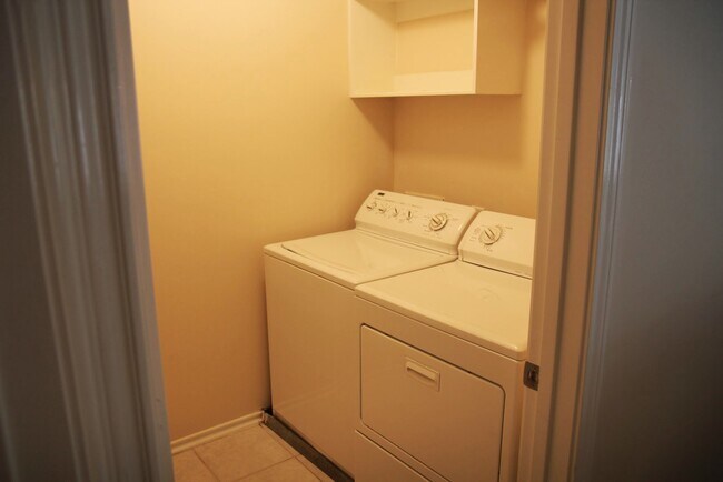 Building Photo - 142 N Camellia Grove Cir