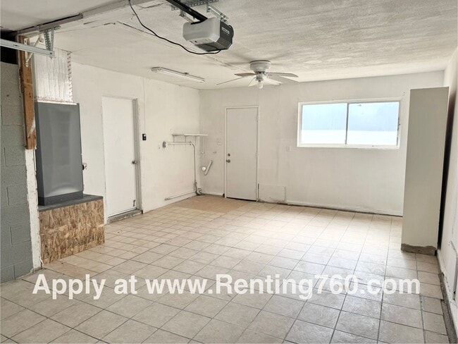 Building Photo - Charming 2 Bed 1 Bath Home with Spacious Y...