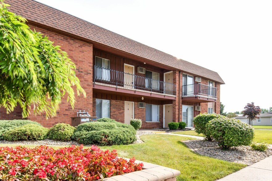 Primary Photo - Barberry Apartments