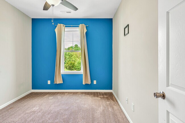 Building Photo - 310 Cedar Island Trail