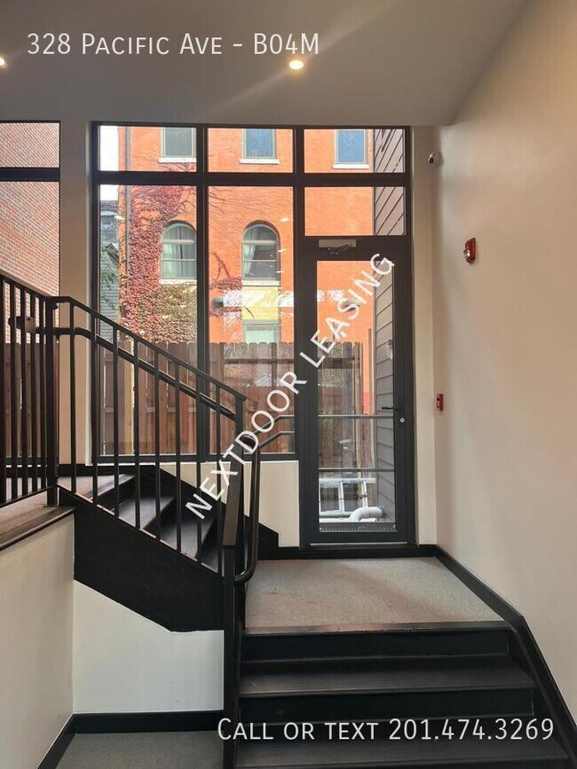 Building Photo - 328 Pacific Ave