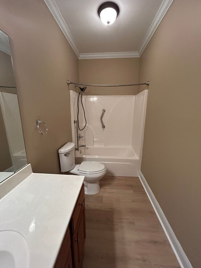 Building Photo - 1303 Autumn Ln SW