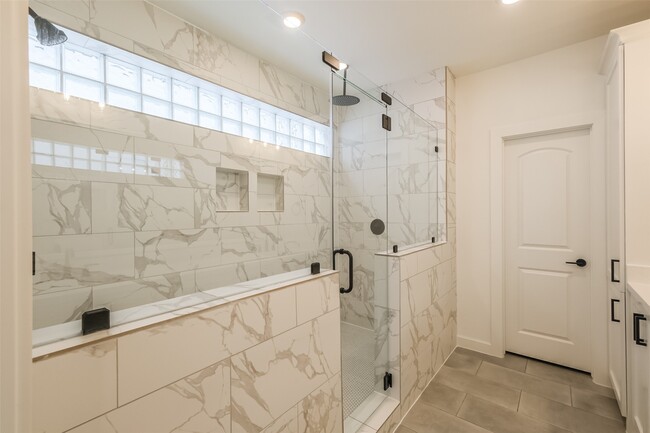 Building Photo - 2017 Lou Ellen Ln