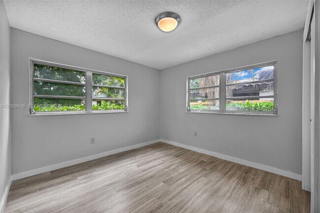 Building Photo - 2225 SW 62nd Ct