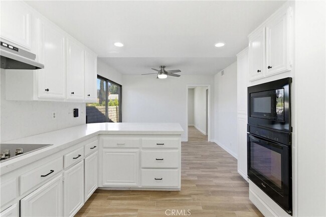 Building Photo - 5415 E Willowick Cir