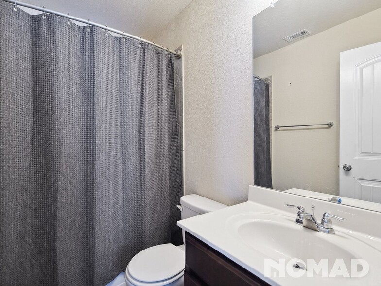 Building Photo - 6044 Akin Song