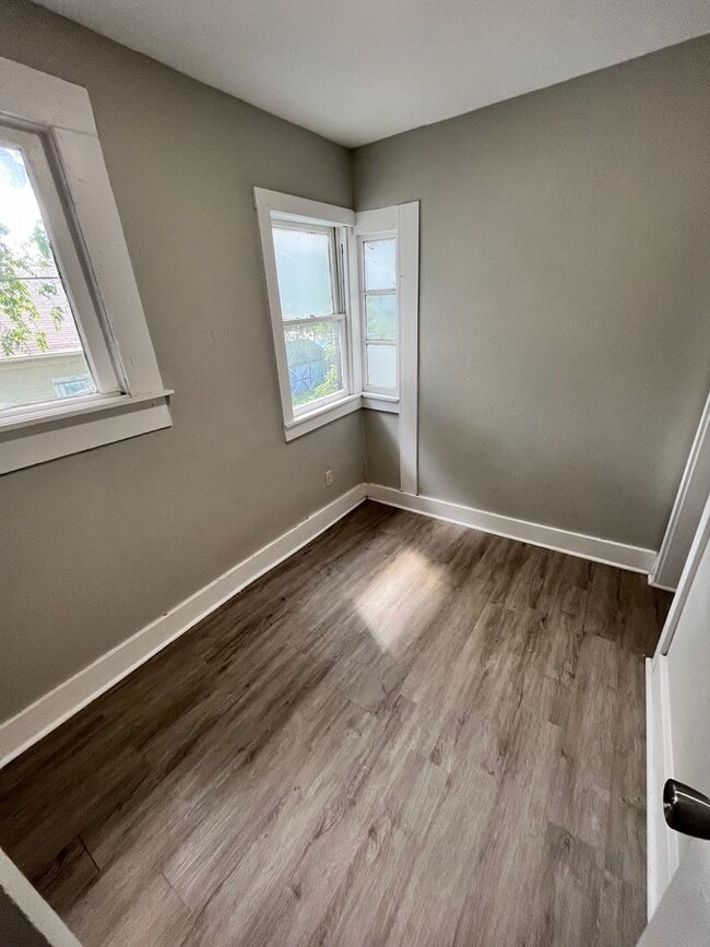 Building Photo - Move In Ready 3-Bedroom Apartment! **MOVE-IN SPECIAL**