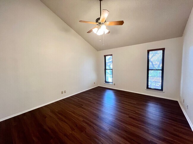 Building Photo - 9100 Tourney St