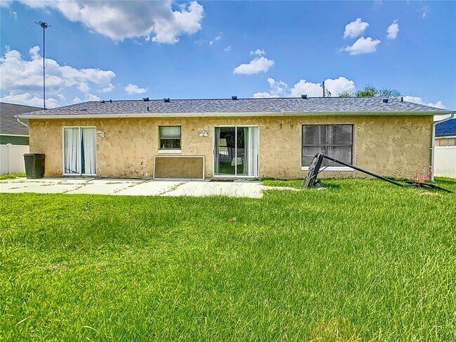 Building Photo - 853 Blanc Ct