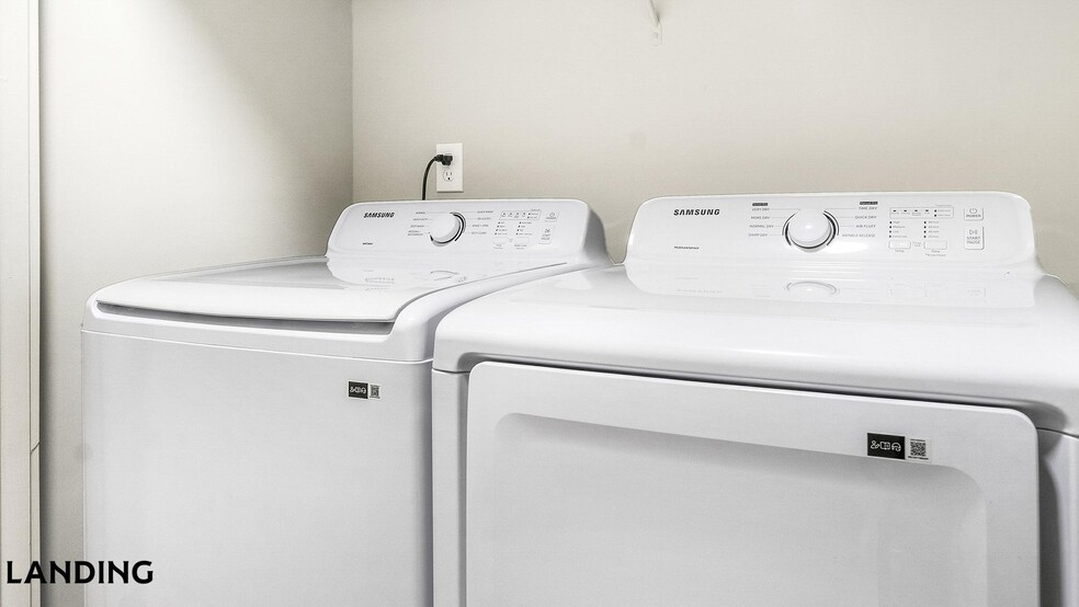 Building Photo - 49 Boulevard SE