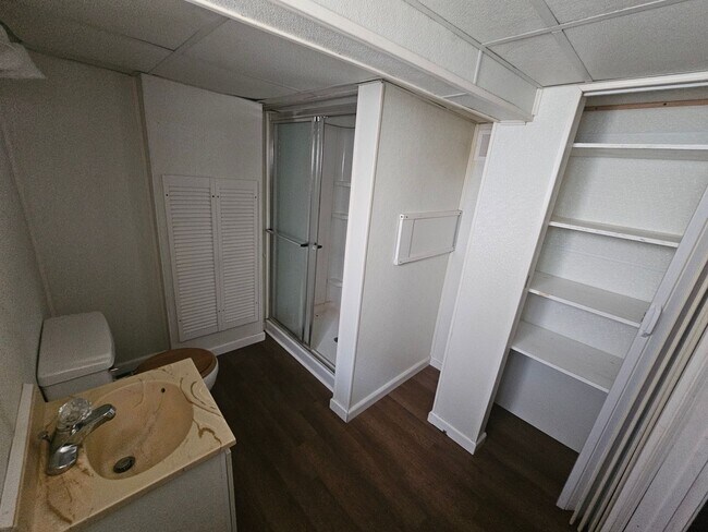 Building Photo - Big 3 bed 2 bath home