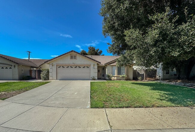 Primary Photo - Lovely 3 Bedroom Home!