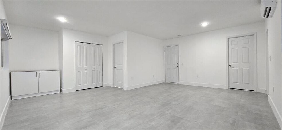 Building Photo - 11700 NW 15th Ct