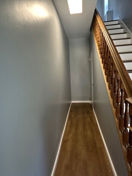 Building Photo - 326 Walnut St