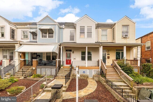 Building Photo - 1405 Montello Ave NE