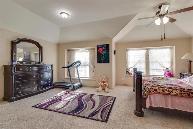 Building Photo - 3900 Fernando Dr