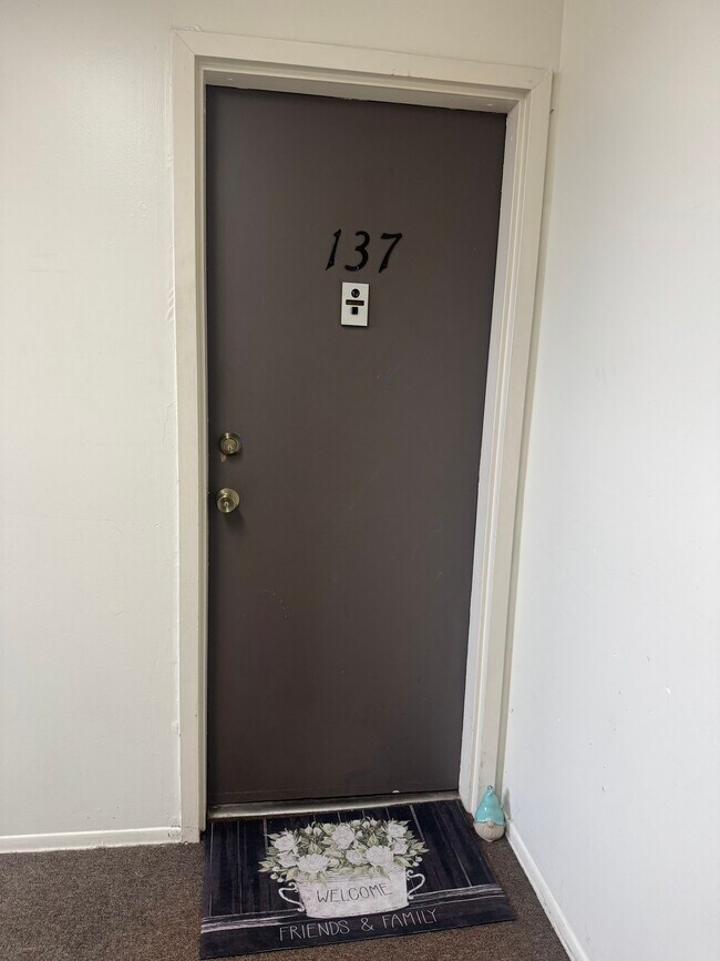 Building Photo - 137 Burgundy Hill Ln