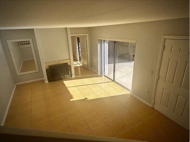 Building Photo - 417 4th Ln