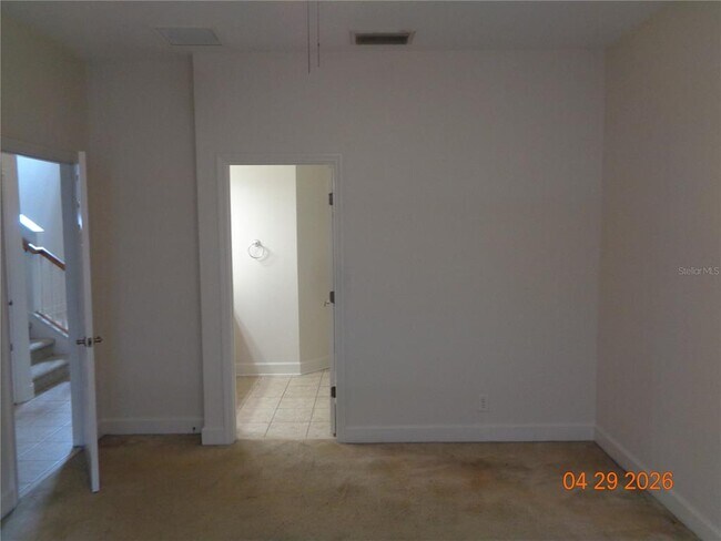 Building Photo - 210 Woodhouse Ln
