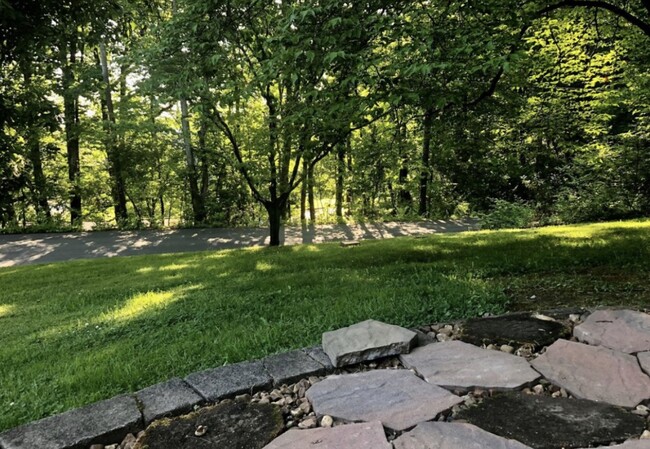 Building Photo - 3125 Lockwood Dr
