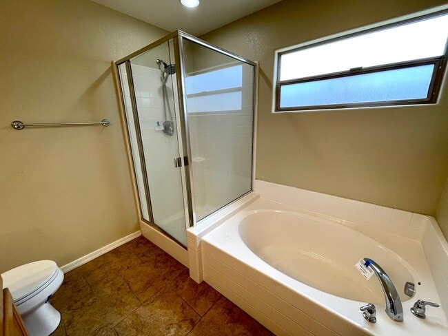 Building Photo - Beautiful 3 Bedroom Home in Cul de Sac!
