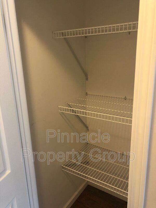 Building Photo - 7205 Maple Valley Rd