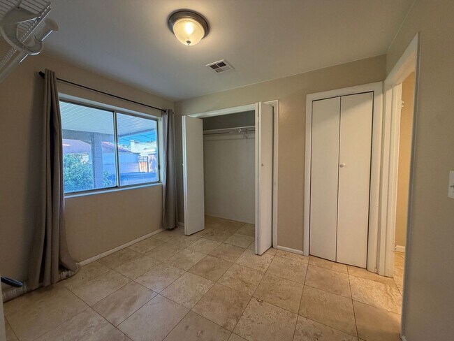 Building Photo - CHARMING HOME FOR RENT IN DOWNTOWN ST. GEORGE!