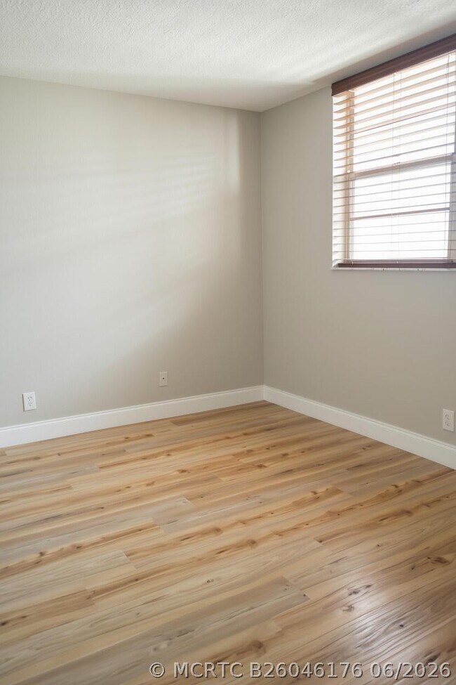 Building Photo - 9311 Orange Grove Dr