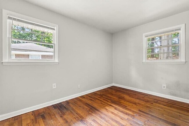 Building Photo - 220 Opal Dr
