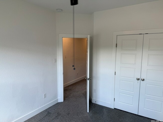 Building Photo - 231 Sapphire Dr